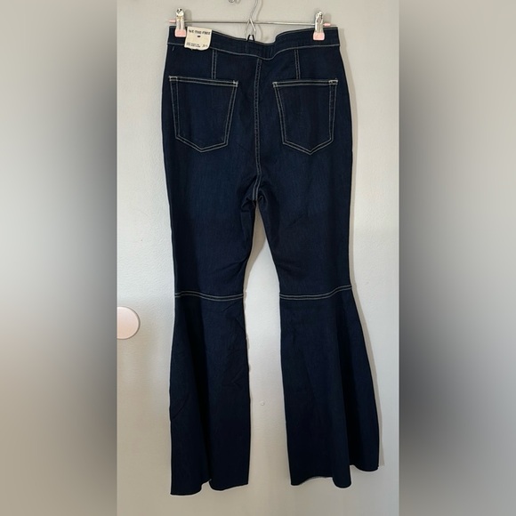 We The Free Just Float On High Rise Flare Jeans Available in Sizes 27,30 and 31S - Picture 11 of 14
